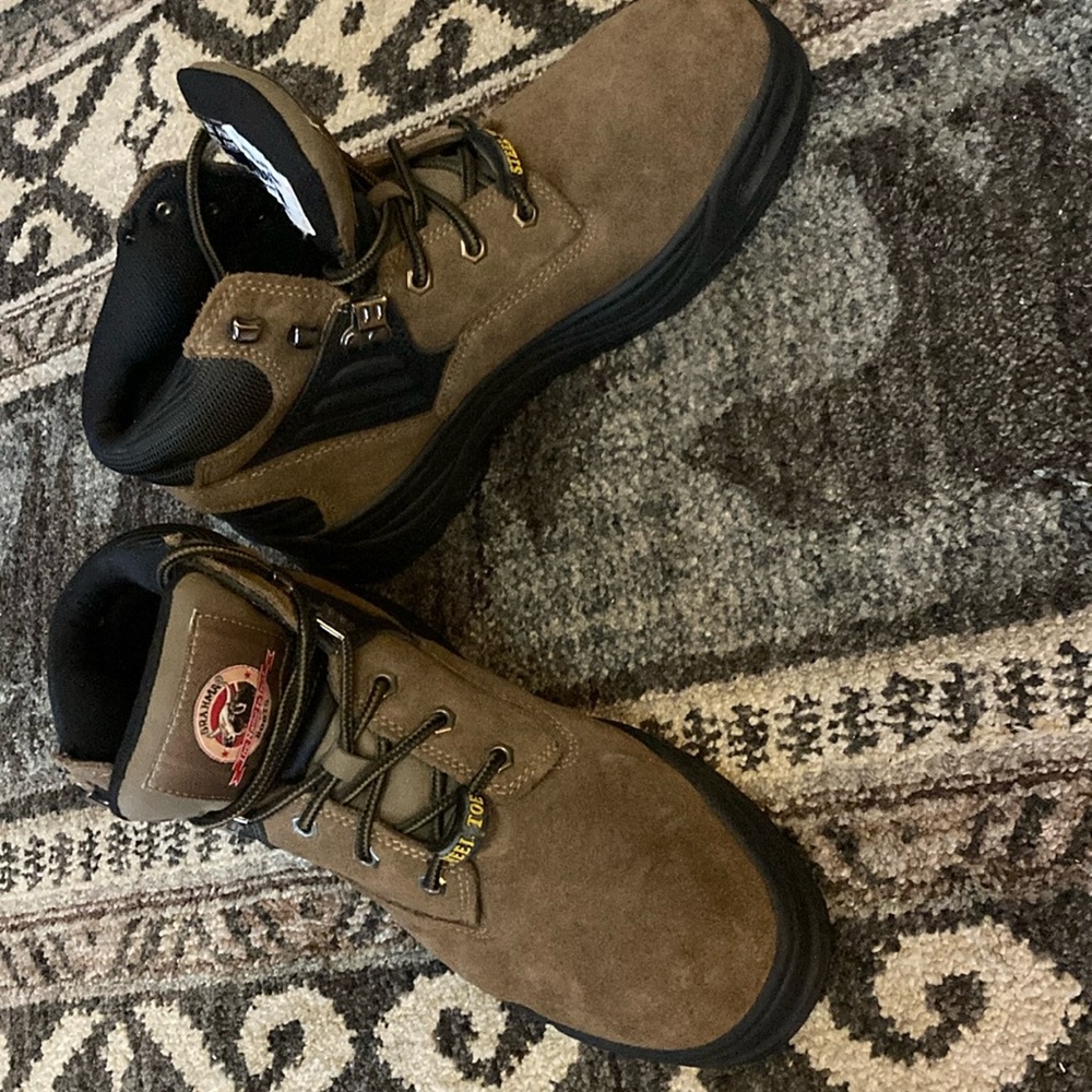 NWOT - Brahma Men’s Steel Toed Work Boots (8)